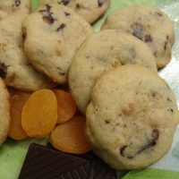 DRIED APRICOTS CHOCOLATE COOKIES